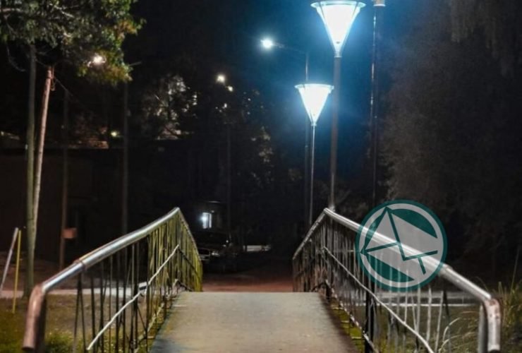 Luminarias led en las pasarelas del canal de Avenida Génova de calles 153 y 162 Luminarias led en las pasarelas del canal de Avenida Génova de calles 153 y 162 06