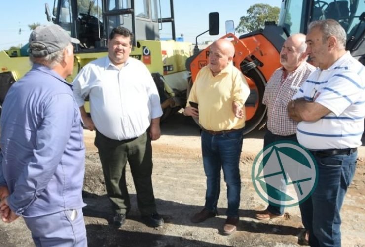Nedela recorrió las obras de repavimentación que se realizan en la Avenida 66 02