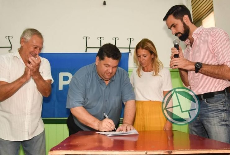 Nedela y PAMI entregaron un subsidio a Centro de Jubilados y Pensionados de Berisso 1