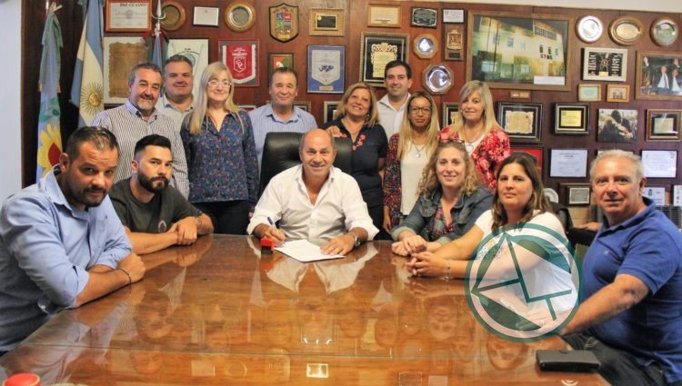 Secco dará asueto a las mujeres municipales para este #8M