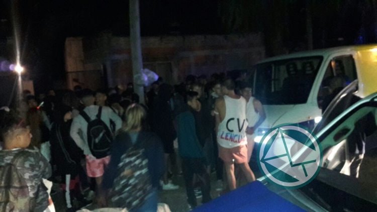 En La Plata se clausuró una fiesta “clandestina” con adolescentes en Arana En La Plata se clausuró una fiesta “clandestina” con adolescentes en Arana
