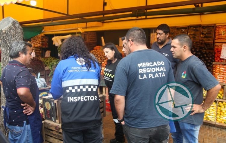 Control de la venta de venta de frutas y verduras en La Plata