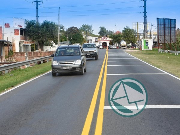 Demarcación en la Avenida Presidente Perón de Berisso Demarcación en la Avenida Presidente Perón de Berisso 1