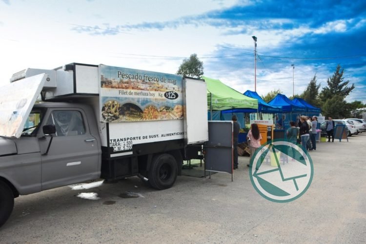 “El Mercado en tu barrio” se instaló en la Plaza 17 de octubre y vuelve este viernes al Parque Cívico