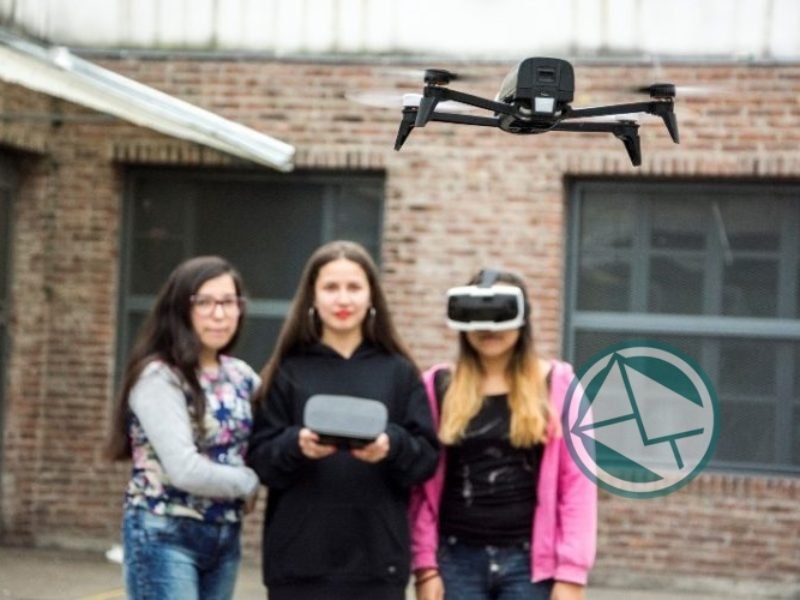 El Ministerio de Educación incentiva el desarrollo de la programación y la robótica en mujeres2