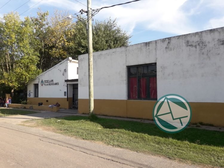 La edil Rodrigiez visitó una escuela con SAE y descargó que es una canallada el sistema en manos de Garro Escuela 6 La Plata FR Rodriguez 2