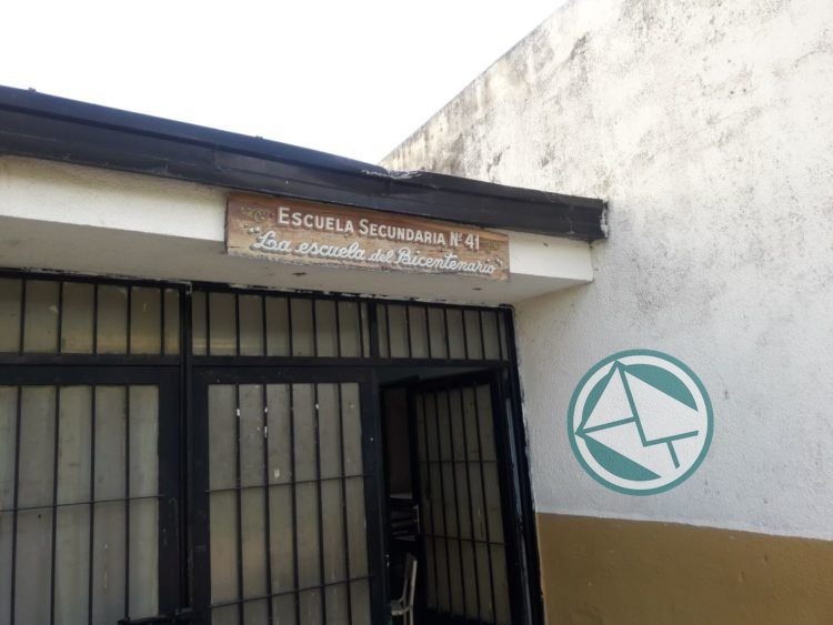 La edil Rodrigiez visitó una escuela con SAE y descargó que es una canallada el sistema en manos de Garro Escuela 6 La Plata FR Rodriguez 3