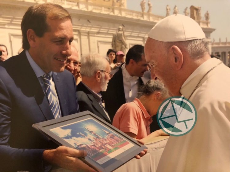Garro estuvo en el Vaticano y saludó al Papa Francisco