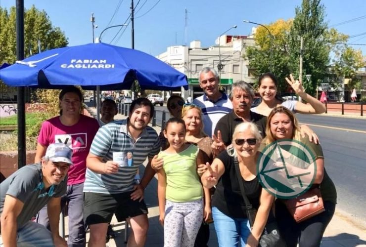 La agrupación de Cagliardi sige juntando firmas contra la reforma previsional y encuestas La agrupación de Cagliardi sige juntando firmas contra la reforma previsional y encuestas 2