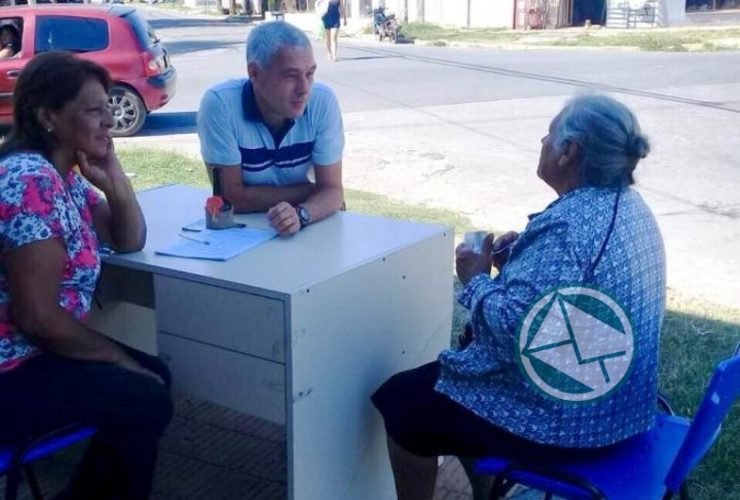La agrupación de Cagliardi sige juntando firmas contra la reforma previsional y encuestas La agrupación de Cagliardi sige juntando firmas contra la reforma previsional y encuestas 3
