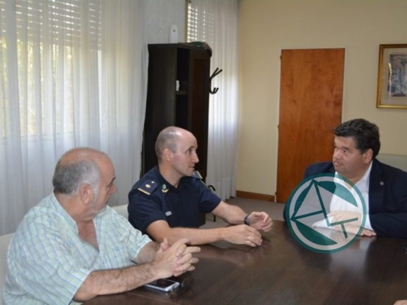 Nedela recibió al designado jefe de la Policía Local3