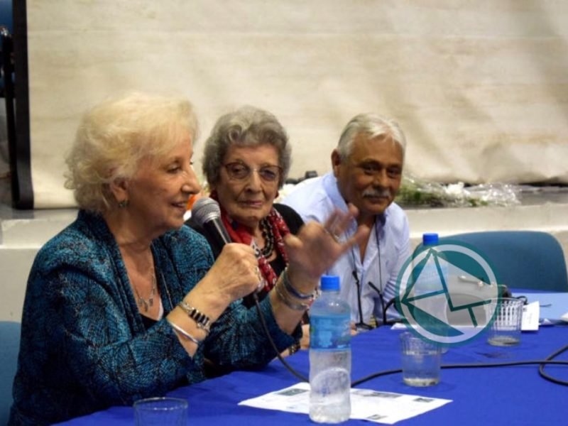 Homenaje a Madres y Abuelas de Plaza de Mayo en el PJ La Plata PJ Estela 1