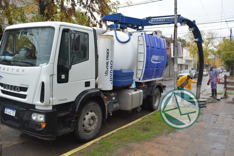 En plena lluvias refuerzan limpieza y mantenimiento de desagües en la ciudad En plena lluvias refuerzan limpieza y mantenimiento de desagües en la ciudad