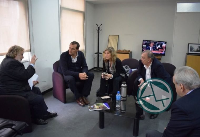 Escudero se reunión con Propietarios de Caballos ante el recorte en el Hipódromo 2