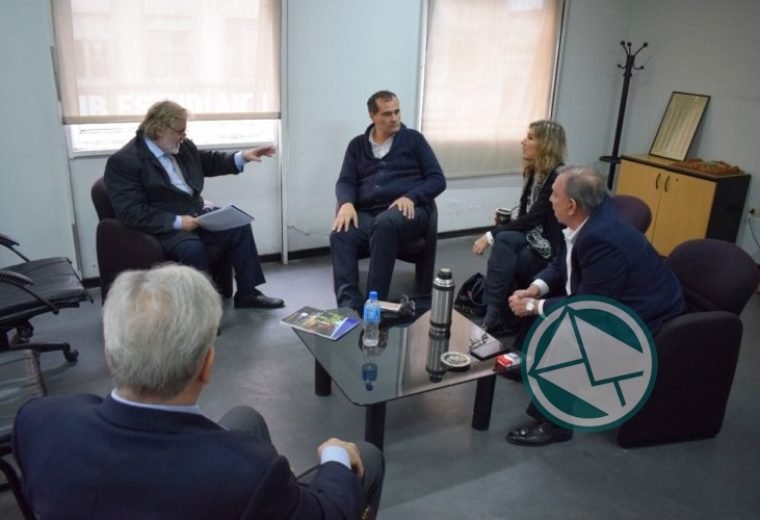 Escudero se reunión con Propietarios de Caballos ante el recorte en el Hipódromo 3