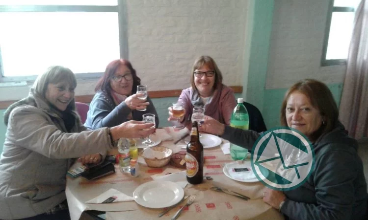 Jubilados de Berisso disfrutaron de un día de campo en Brandsen IPS 13