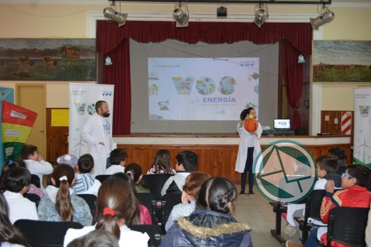 La Fundación YPF adoctrina escuelas de Berisso con el Proyecto “Vos y la Energía”