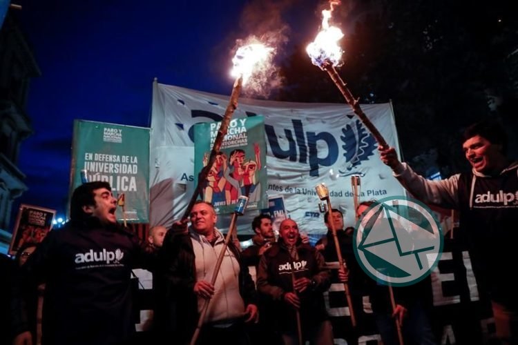 Docentes universitarios vuelven al paro: lunes y martes no habrá clases en la UNLP Docentes universitarios vuelven al paro: lunes y martes no habrá clases en la UNLP
