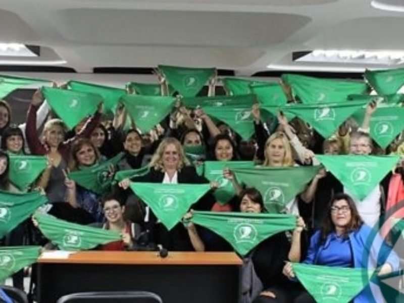 Mujeres debaten por el aborto en la ciudad de La Plata 3