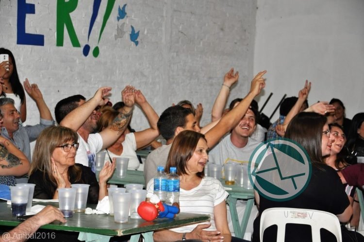 Peña de la Revolución de Mayo del Centro Cultural “Juanjo Bajcic” en el Club La Estancia