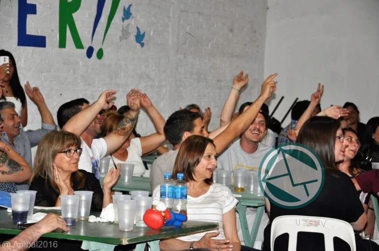 Peña de la Revolución de Mayo del Centro Cultural “Juanjo Bajcic” en el Club La Estancia