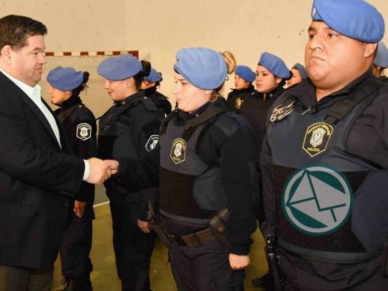 Se hizo entrega de chalecos a Policías Locales en Berisso1