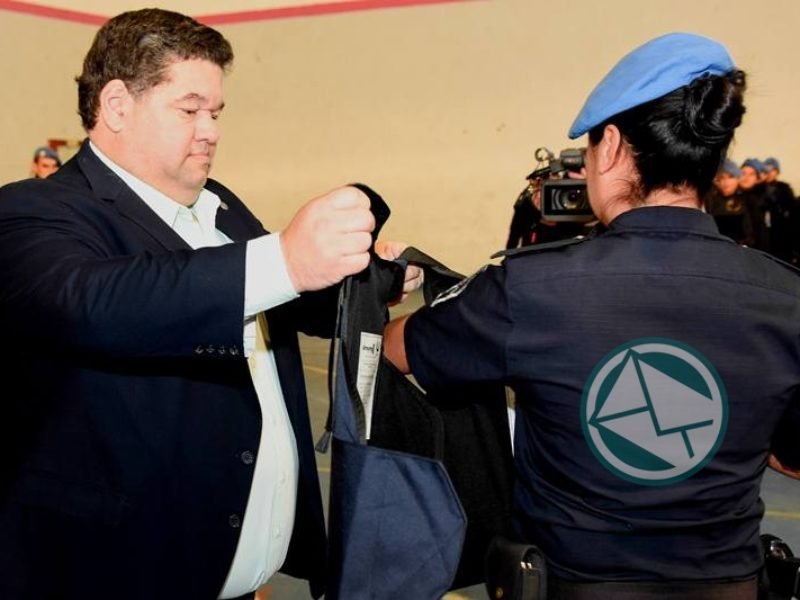 Se hizo entrega de chalecos a Policías Locales en Berisso2