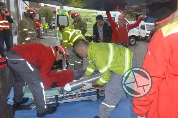 Simulacro de incendio en una estación de servicios Simulacro de incendio en una estación de servicio 1