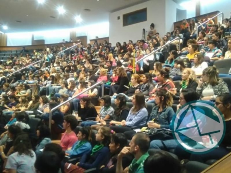 debate del aborto en la Facultad de Medicina 1