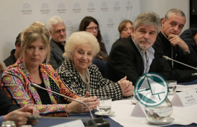 Abuelas de Plaza de Mayo son candidatas al Nobel de la paz