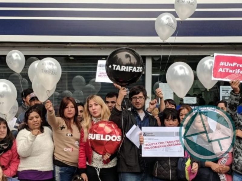 protesta contra el tarifazo en Camuzzi, ABSA y EDELAP