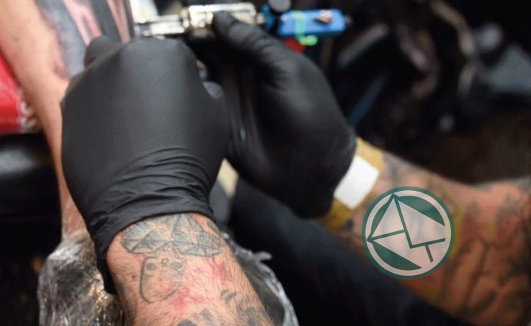 Curso gratuito de bioseguridad para tatuadores y colocadores de piercing