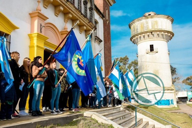 Acto escolar por el 147° aniversario de la Fundación de Berisso