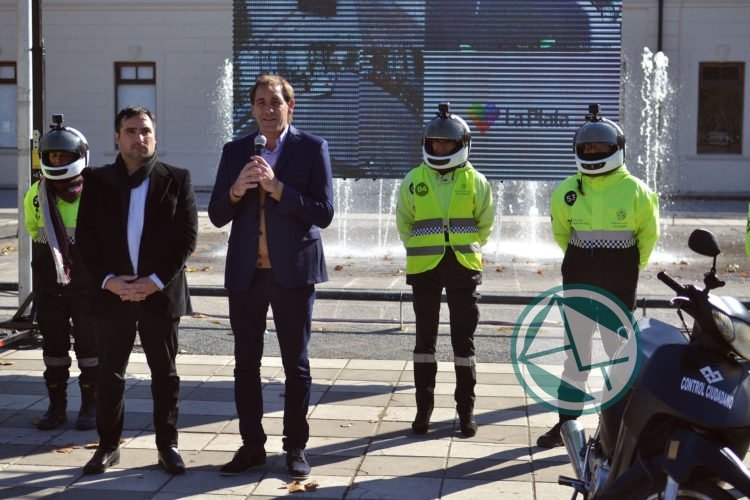 Agentes con cámaras en sus casco recorrerán las calles en La Plata Agentes con cámaras en sus casco recorrerán las calles en La Plata