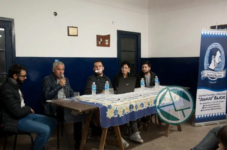 Proponen de Interés legislativo el libro de Maxi Kondratiuk