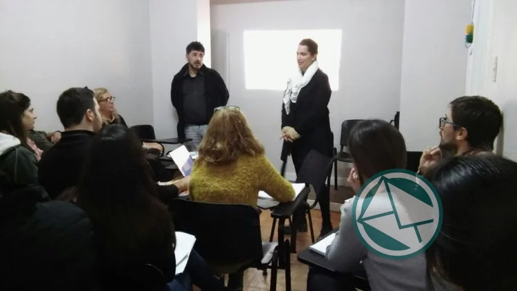 Capacitaciones sobre el abordaje de las adicciones en La Plata Capacitaciones sobre el abordaje de las adicciones en La Plata