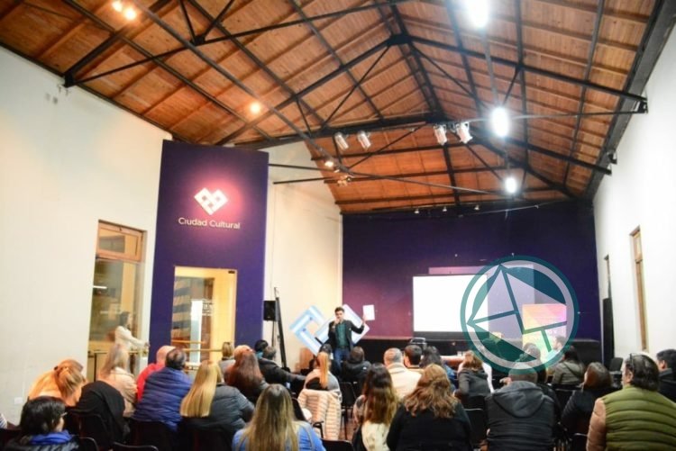 Capacitaron sobre violencia de género y diversidad sexual al personal Municipal