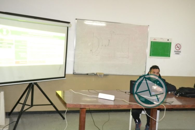 Clase de albitraje en Handball se llevó en Berisso Clase de albitraje en Handball se llevó en Berisso 4