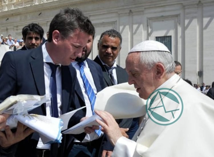 Federico Martelli estuvo con el lider catótico Francisco I Federico Martelli estuvo con el lider catótico Francisco I
