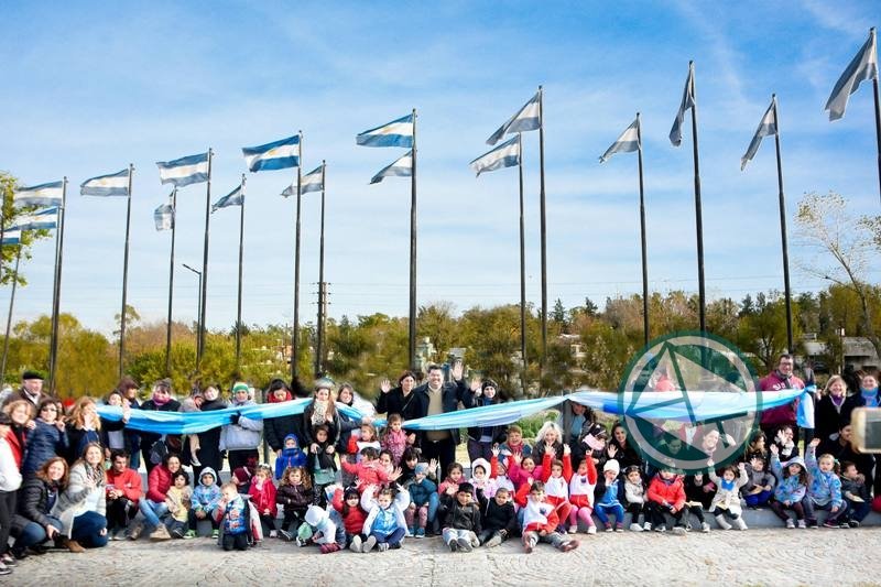 El Jardín N° 907 recorrió las calles en conmemoración al “Día de la Bandera”