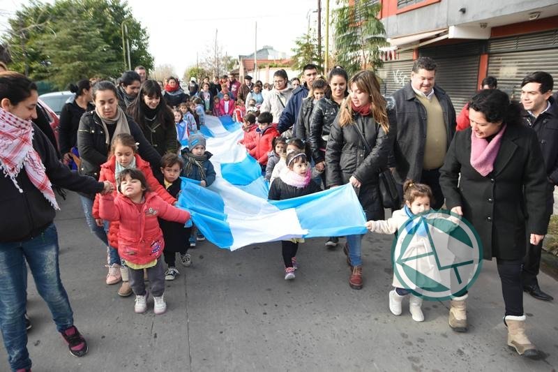 El Jardín N° 907 recorrió las calles en conmemoración al “Día de la Bandera” Jardín N° 907 Bandera Argentina 3