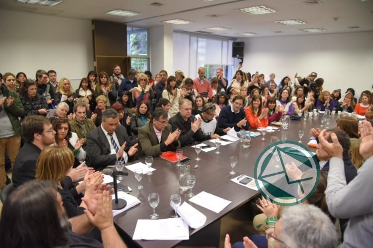 La oposición pidió que se anule la resolución de Vidal que desmantela los Gabinetes EOE