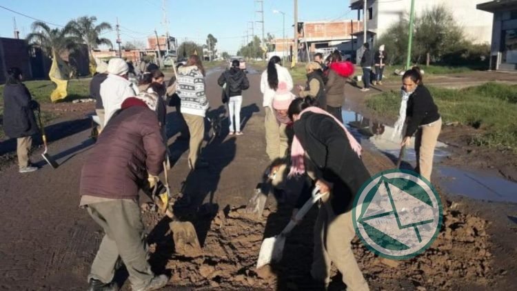La delegación de Melchor Romero sin respuestas, los vecinos bachearon la avenida 32 La delegación de Melchor Romero sin respuestas, los vecinos bachearon la avenida 32