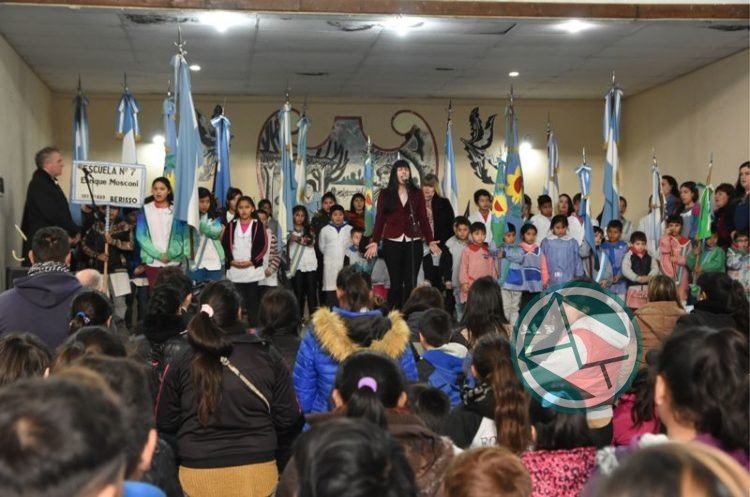 Acto escolar de Berisso por la Independencia Argentina