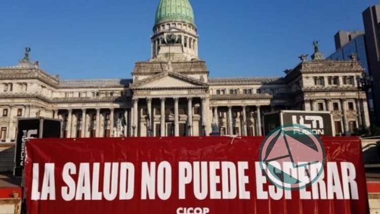 Los médicos instalaron una carpa contra los techos salariales de Vidal