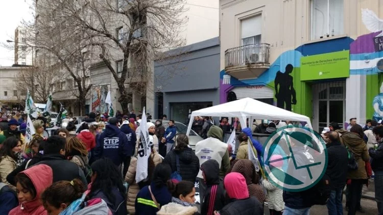 Ex-detenidos marcharon para exigir políticas que garanticen la reinserción