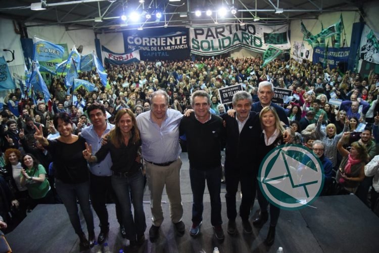 Rossi: "El modelo de Macri cruje por todos lados"