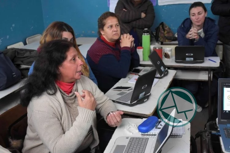 Más de 2.500 escuelas cuentan con conectividad a internet Más de 2.500 escuelas cuentan con conectividad a internet 04