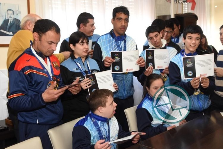 Alumnos que participaron 2º campeonato de Taekwondo Adaptado junto a Nedela