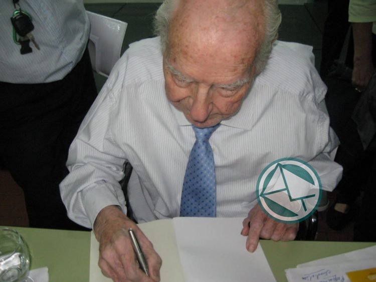 Medicina otorga la distinción de graduado ilustre a Floreal Ferrara